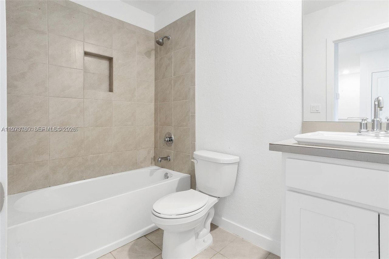 1363 NW 208th Ter, Miami Gardens, FL 33169 Photo