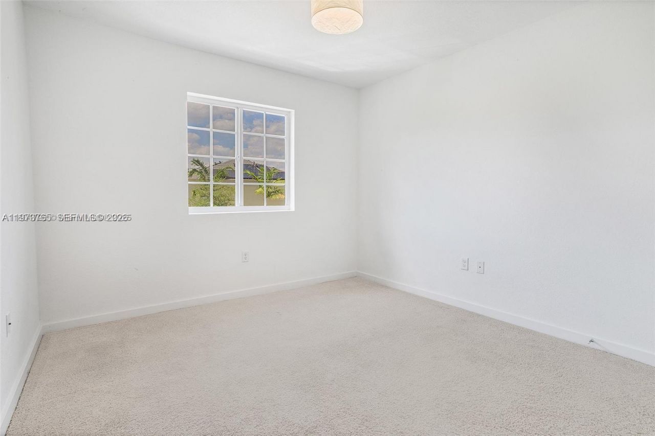 1363 NW 208th Ter, Miami Gardens, FL 33169 Photo