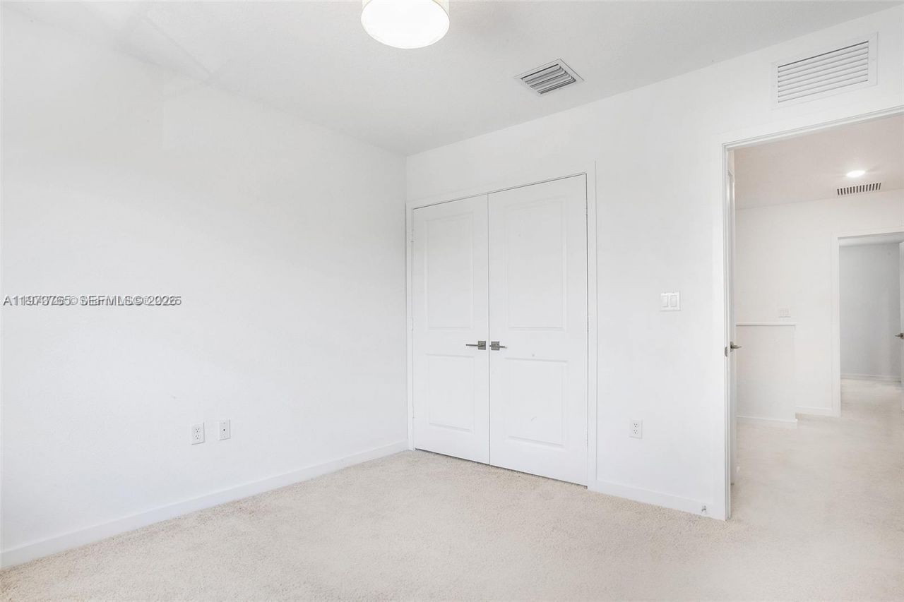 1363 NW 208th Ter, Miami Gardens, FL 33169 Photo