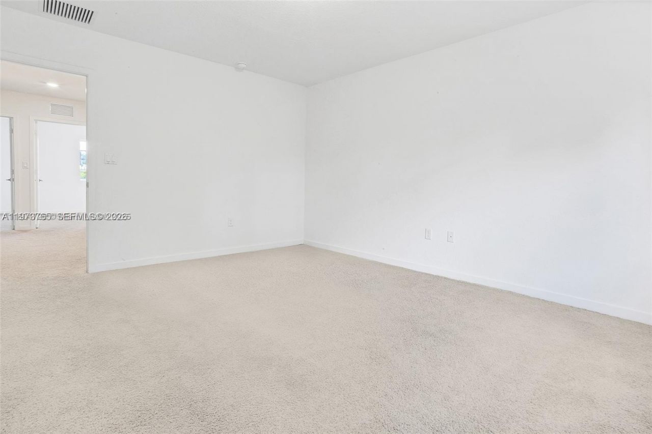 1363 NW 208th Ter, Miami Gardens, FL 33169 Photo