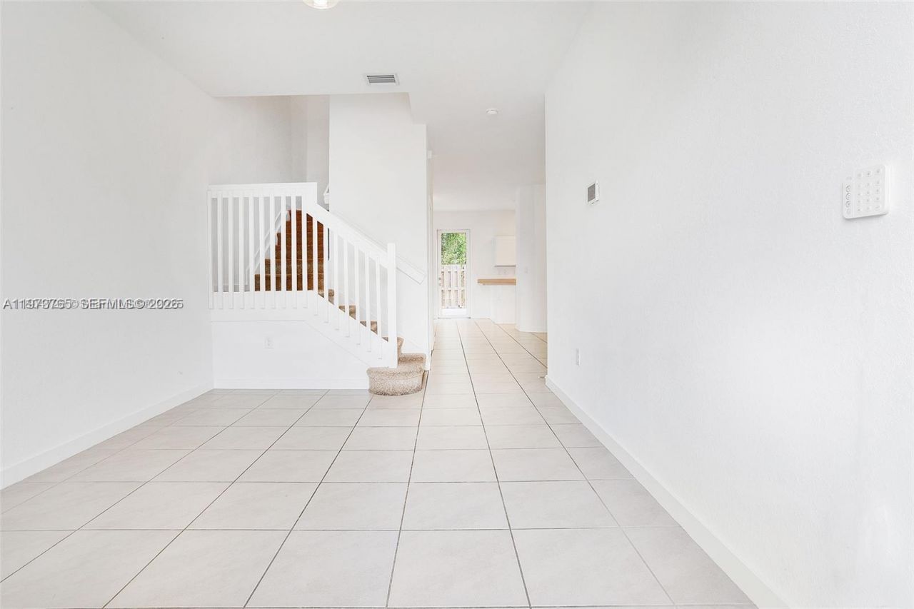 1363 NW 208th Ter, Miami Gardens, FL 33169 Photo