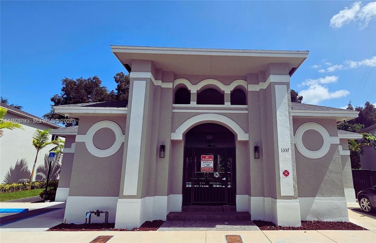 1363 NW 208th Ter, Miami Gardens, FL 33169 Photo