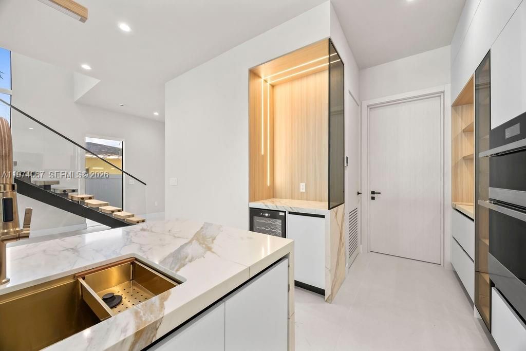 1135 NE 11th Ave , Fort Lauderdale, FL 33304 Photo