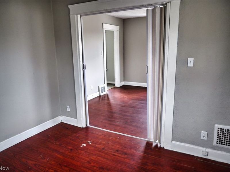 7626 Connecticut Avenue, Cleveland, OH 44105 Photo 12