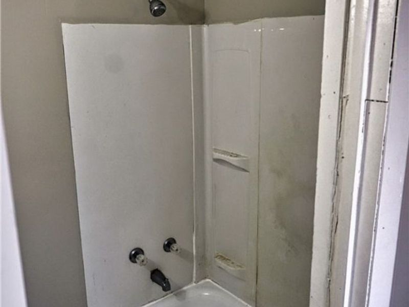 7626 Connecticut Avenue, Cleveland, OH 44105 Photo 29