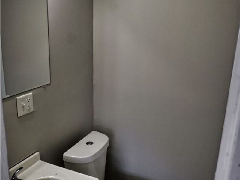 7626 Connecticut Avenue, Cleveland, OH 44105 Photo 32