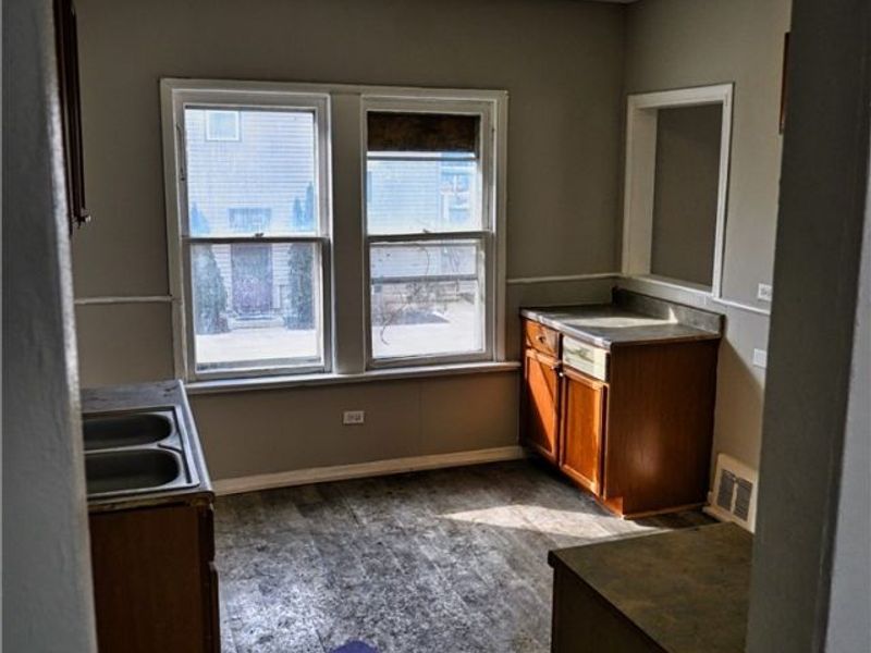 7626 Connecticut Avenue, Cleveland, OH 44105 Photo 34