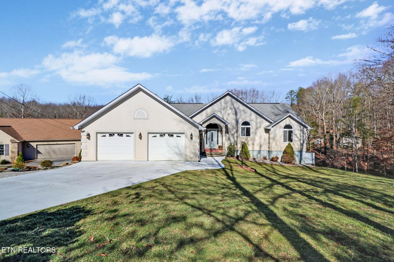 14 Needham Terrace, Crossville, TN 38558 Main Photo