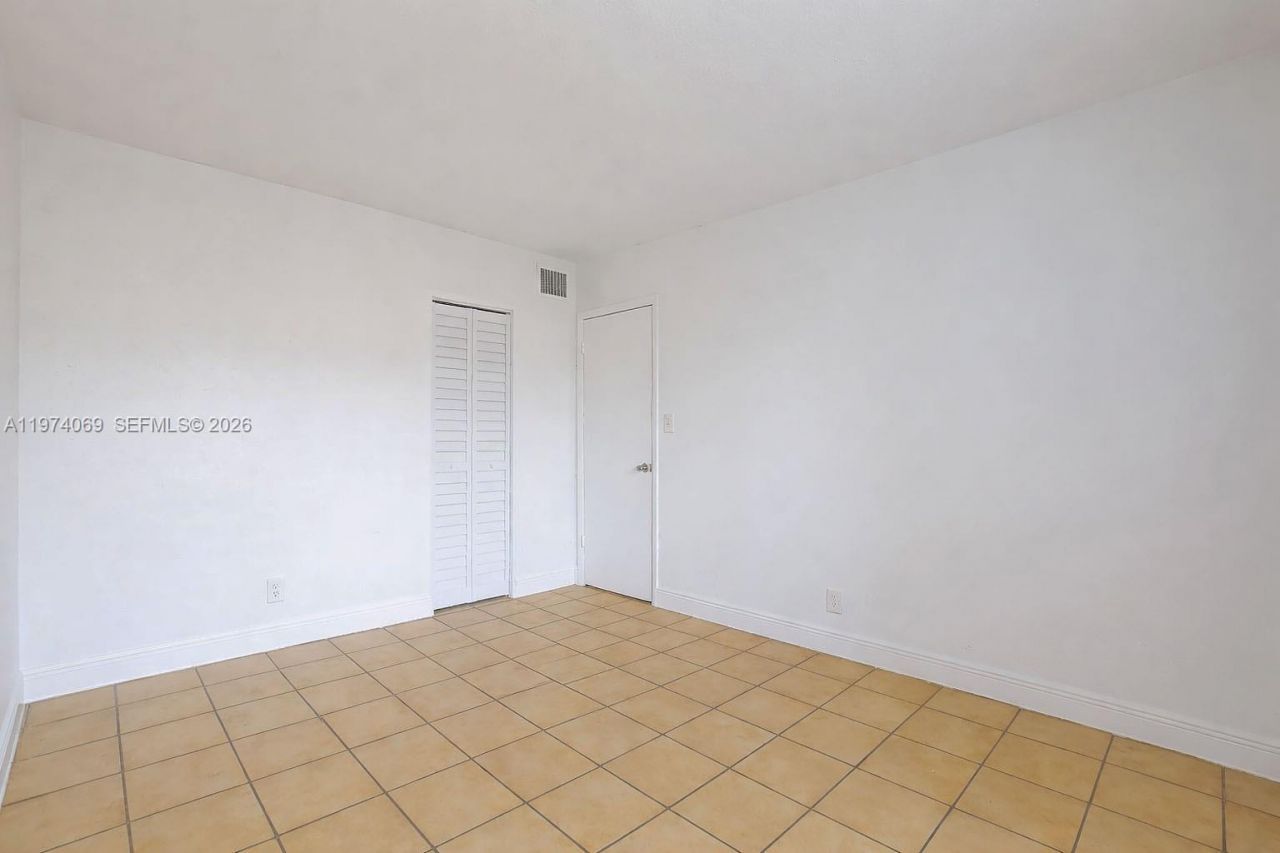 13715 Kendale Lakes Cir, Unit PH-A10, Miami, FL 33183 Photo