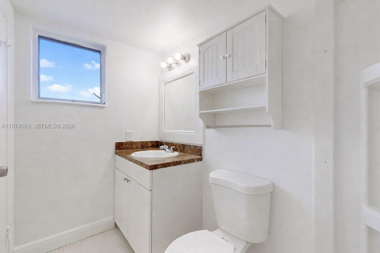 13715 Kendale Lakes Cir, Unit PH-A10, Miami, FL 33183 Photo