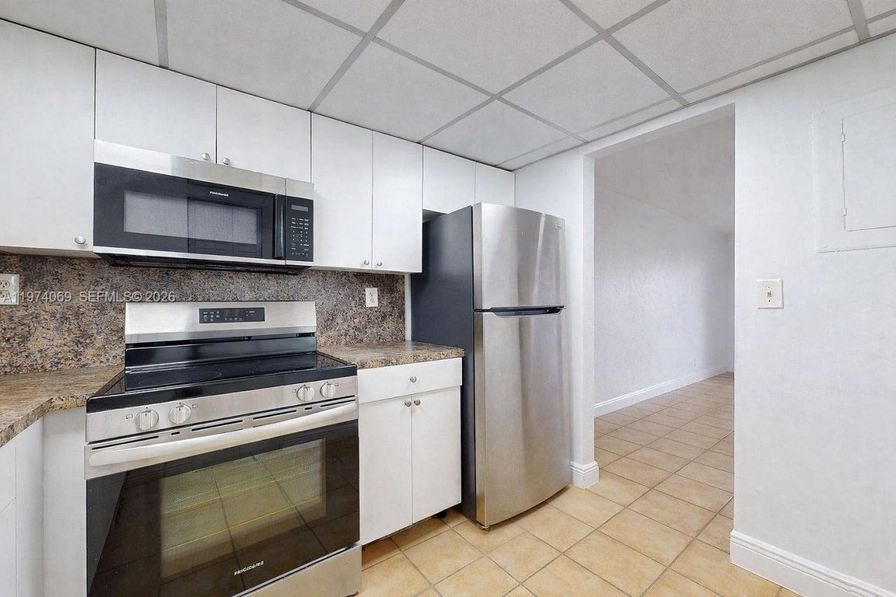 13715 Kendale Lakes Cir, Unit PH-A10, Miami, FL 33183 Photo