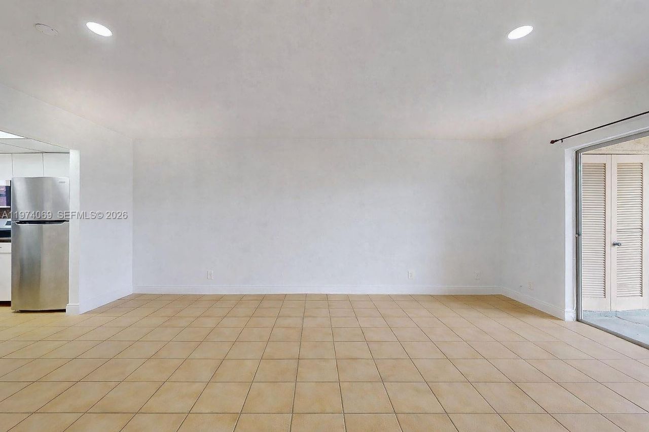 13715 Kendale Lakes Cir, Unit PH-A10, Miami, FL 33183 Photo