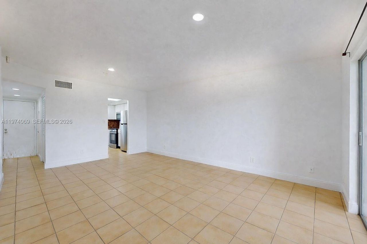 13715 Kendale Lakes Cir, Unit PH-A10, Miami, FL 33183 Photo