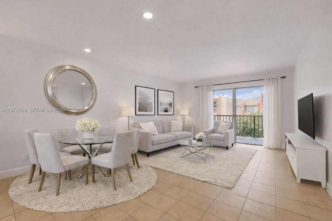 13715 Kendale Lakes Cir, Unit PH-A10, Miami, FL 33183 Photo