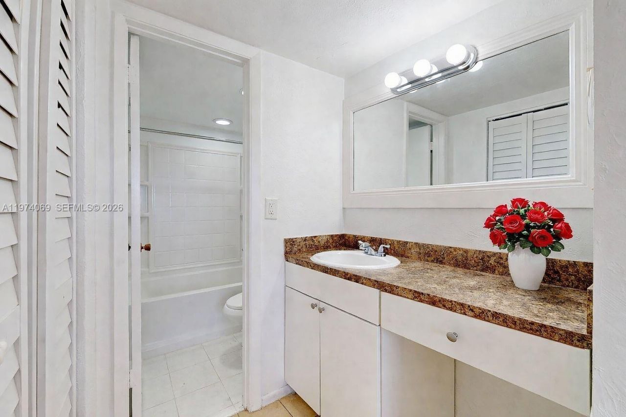 13715 Kendale Lakes Cir, Unit PH-A10, Miami, FL 33183 Photo