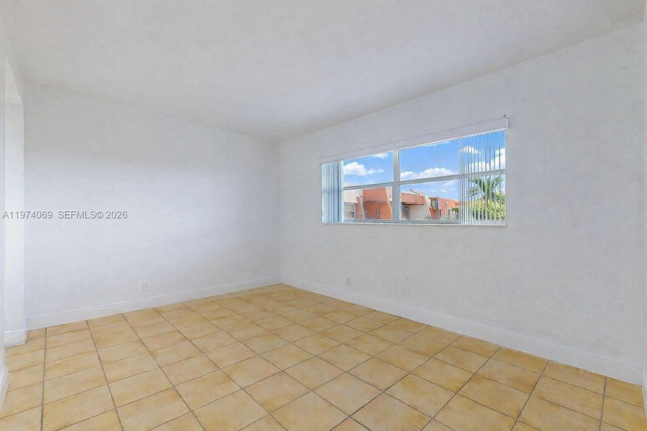 13715 Kendale Lakes Cir, Unit PH-A10, Miami, FL 33183 Photo