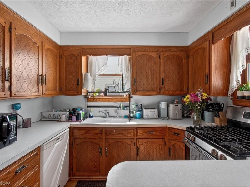 1335 Louisiana Avenue NW, Canton, OH 44703 Photo 5