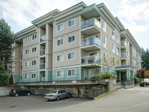 689 Bay St, Unit 104, Victoria, BC V8T 5H9