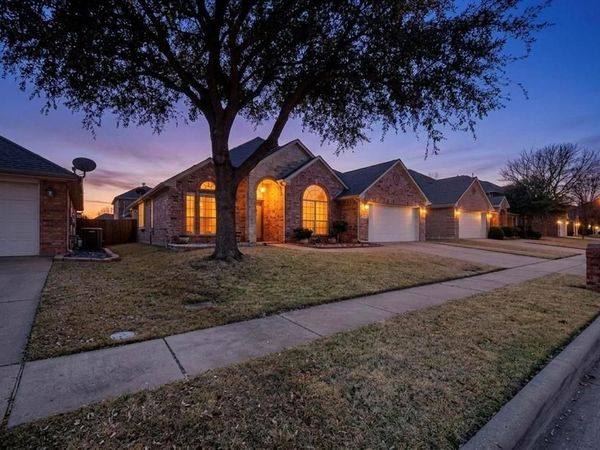 2502 Morningstar Lane, Arlington, TX 76001