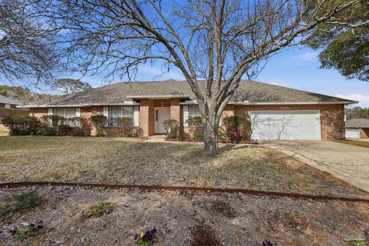 5065 Pine Hollow Dr, Pensacola, FL 32505 Main Photo
