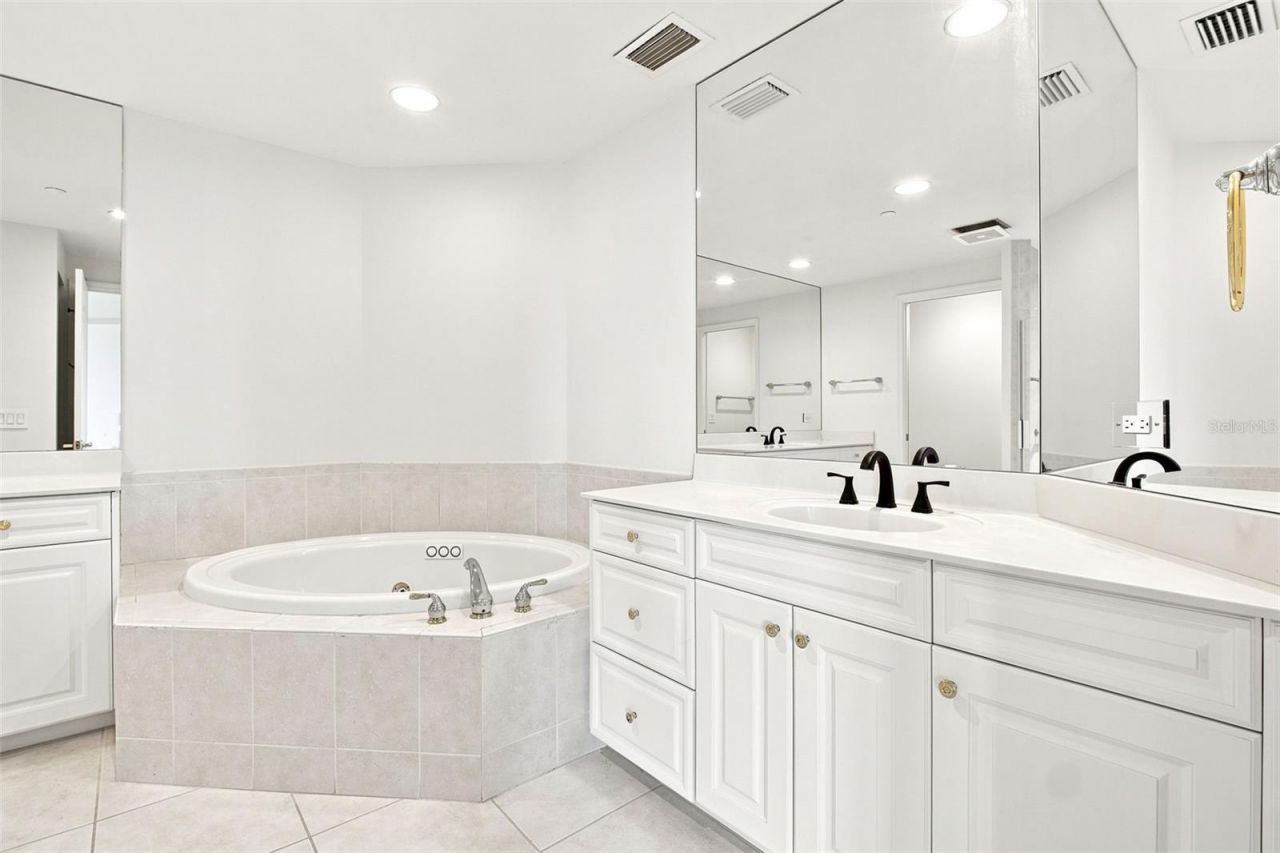 100 Beach Drive Ne, Unit 1501, Saint Petersburg, FL 33701 Photo