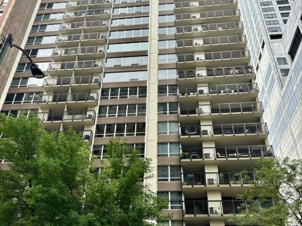201 E Chestnut Street, Unit 9C, Chicago, IL 60611