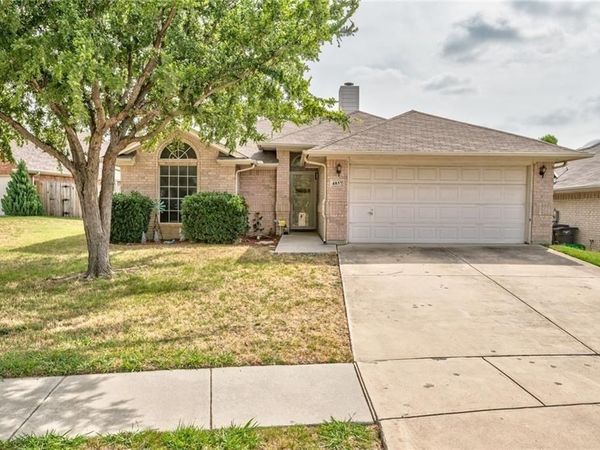 4857 Eagle Trace Drive, Fort Worth, TX 76244