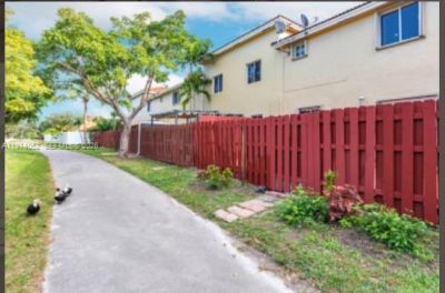 7125 NW 173rd Dr, Unit 2405, Hialeah, FL 33015 Photo