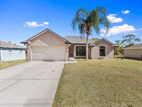 449 SE Glenwood Drive, Port St. Lucie, FL 34953