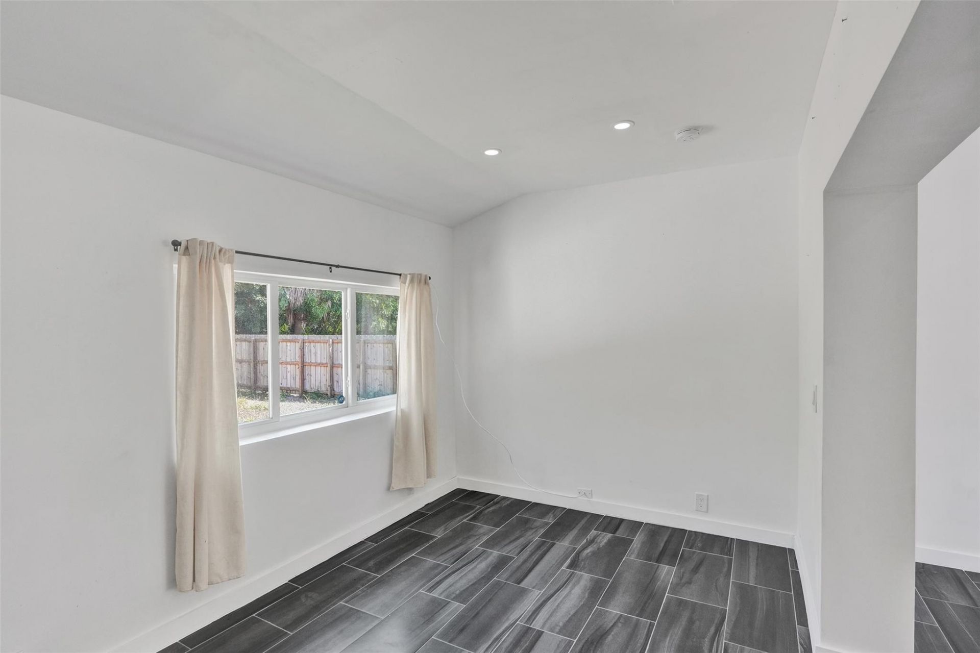 1904 SE 1st Avenue, Fort Lauderdale, FL 33316 Photo