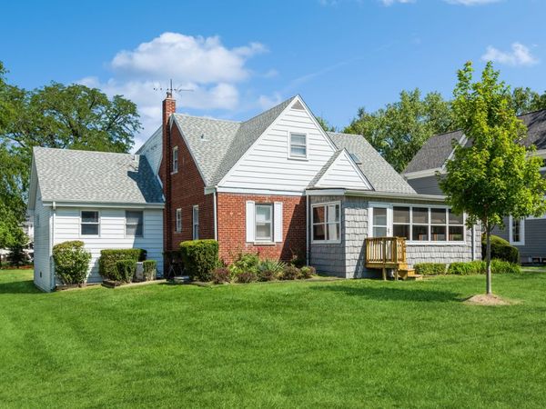 15W244 E Harvard Street, Elmhurst, IL 60126