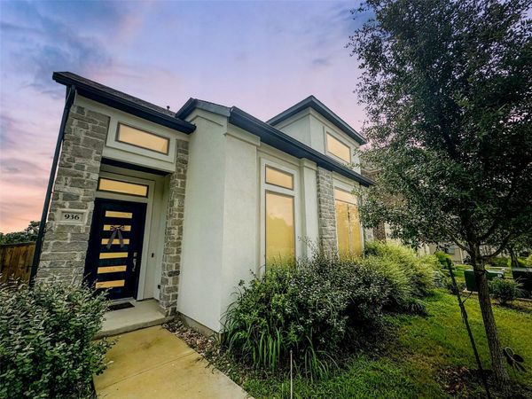 936 Azul Lagoon DR, Leander, TX 78641