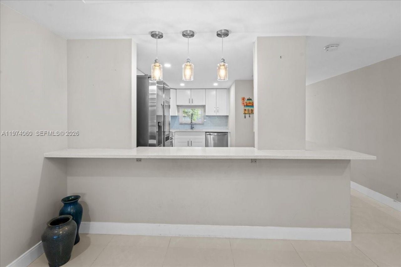 811 S Hollybrook Dr, Unit 208, Pembroke Pines, FL 33025 Photo