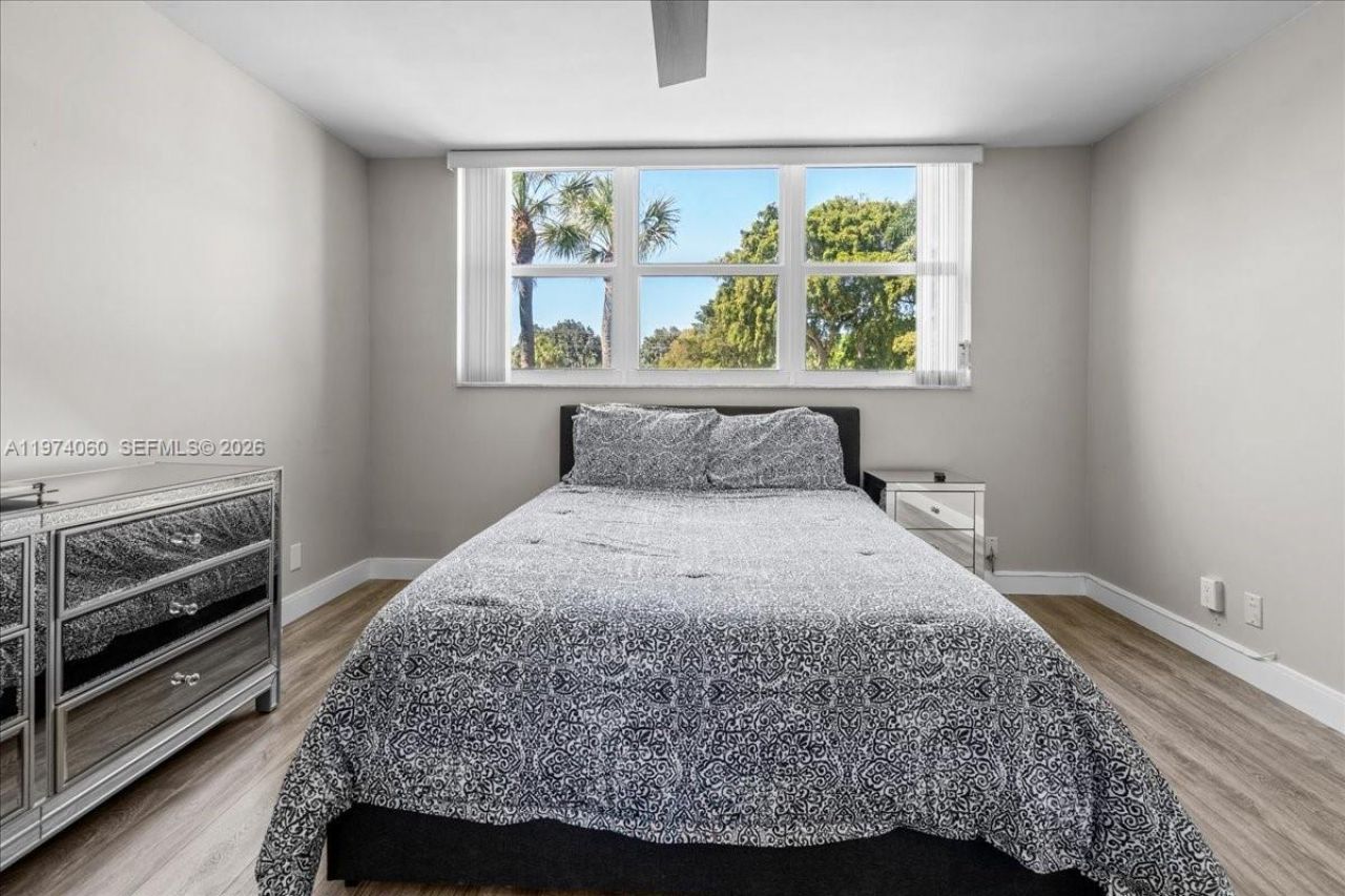 811 S Hollybrook Dr, Unit 208, Pembroke Pines, FL 33025 Photo