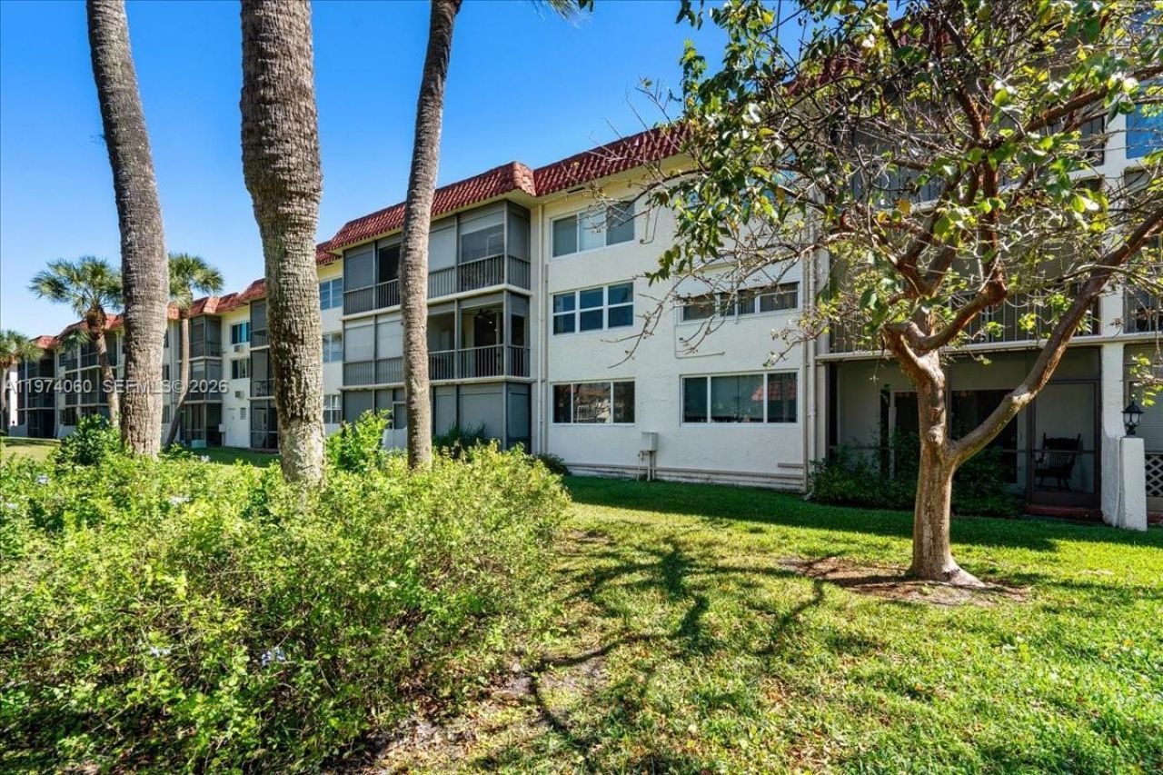 811 S Hollybrook Dr, Unit 208, Pembroke Pines, FL 33025 Photo