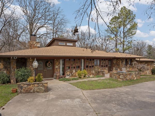 1202 Woodcrest Way , Grove, OK 74344