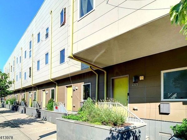 443 Rose Ave, Jersey, NJ 07305
