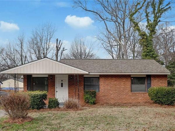 2202 Willow Road , Greensboro, NC 27406