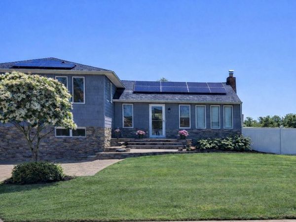 3938 Arthur Avenue N, Seaford, NY 11783