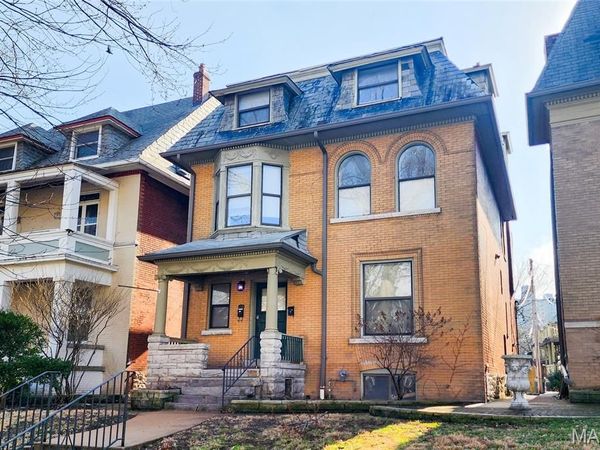 4390 McPherson, St Louis, MO 63108