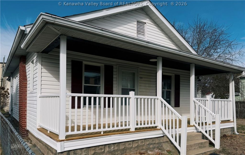 123 10th Avenue, South Charleston, WV 25303 Main Photo