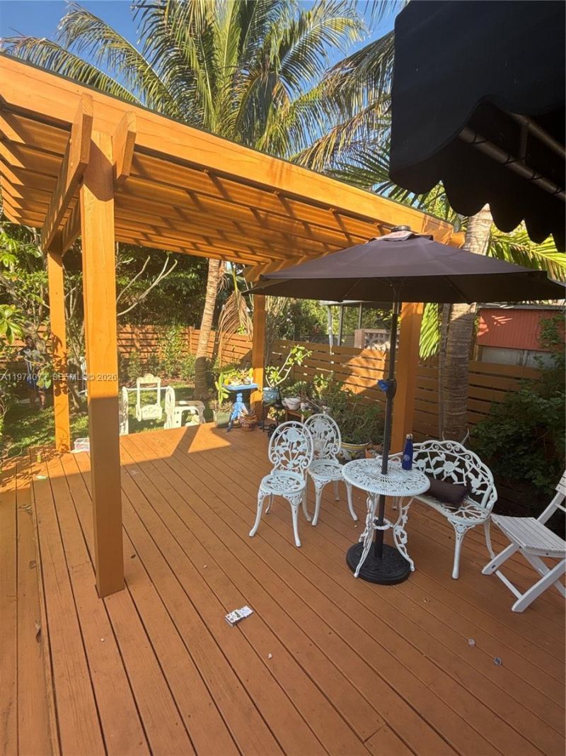 9048 Carlyle Ave, Surfside, FL 33154 Photo