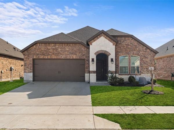 11216 Klondike Lane, Aubrey, TX 76227