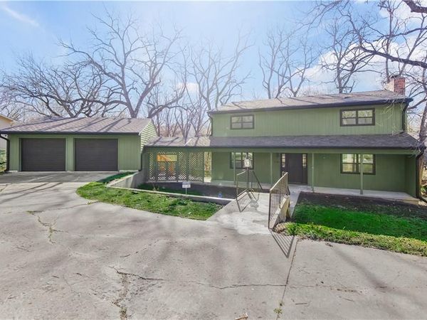 2729 Stratford Road, Lawrence, KS 66049