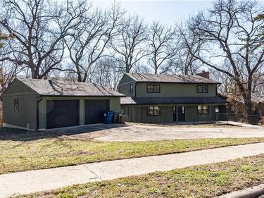 2729 Stratford Road, Lawrence, KS 66049