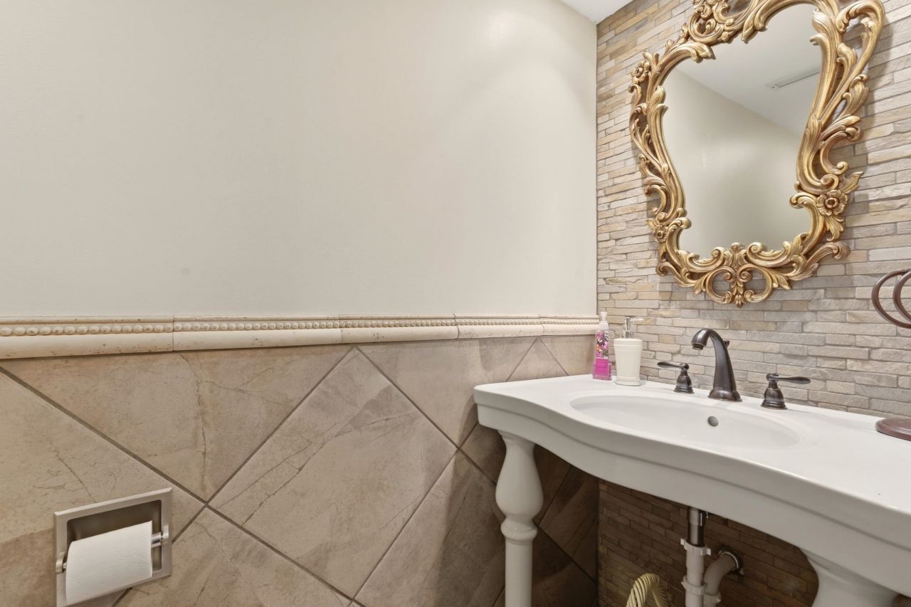 1398 Basin Trail Photo 27