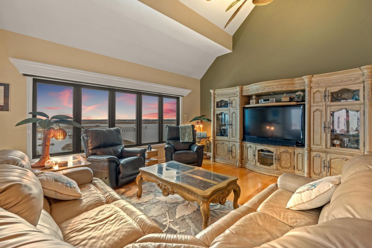 1398 Basin Trail Photo 5