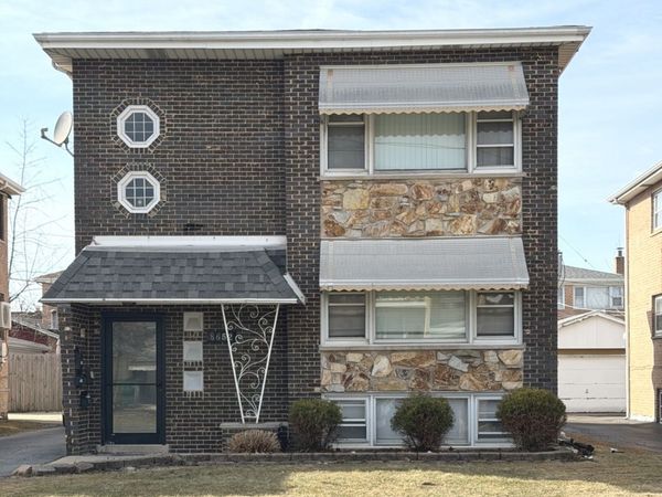 8652 S Leamington Street , Burbank, IL 60459