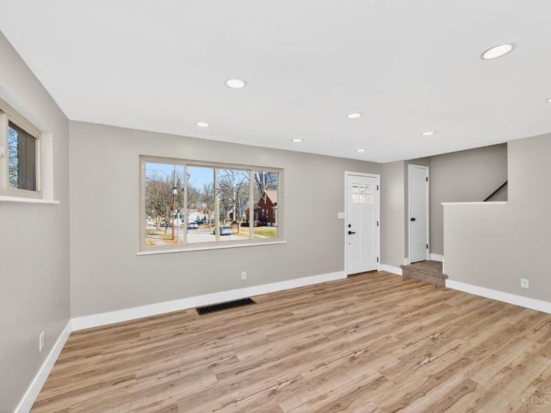 1961 Connecticut Avenue, Cincinnati, OH 45224 Photo 11