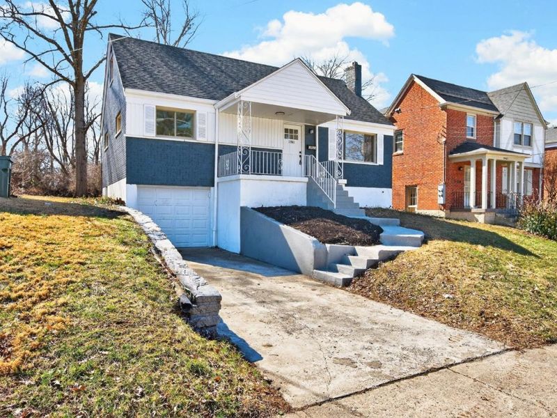 1961 Connecticut Avenue, Cincinnati, OH 45224 Photo 2